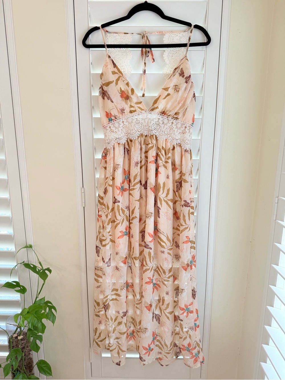 Love Tree Floral Lace Trim Boho Midi Dress Medium